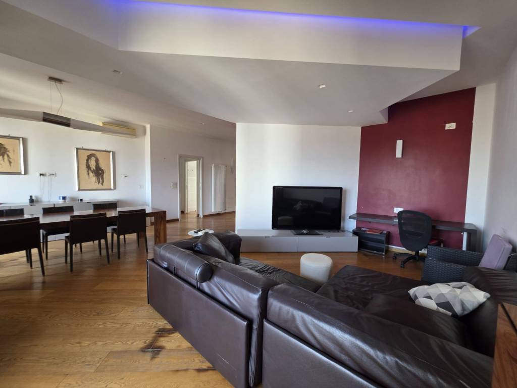 appartamento in vendita a Napoli in zona Arenella