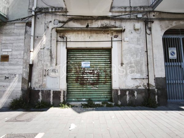 negozio in vendita a Napoli in zona Secondigliano