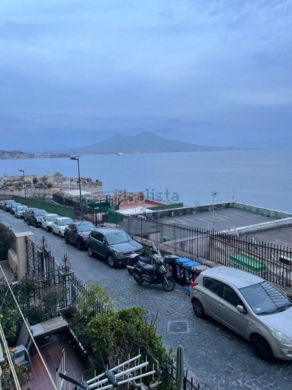 appartamento in vendita a Napoli in zona Posillipo