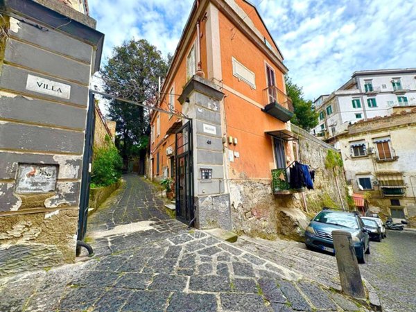 appartamento in vendita a Napoli in zona San Carlo all'Arena