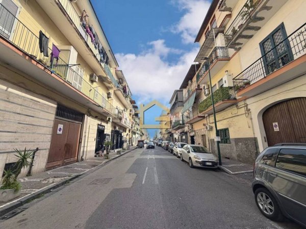 negozio in vendita a Napoli in zona Piscinola