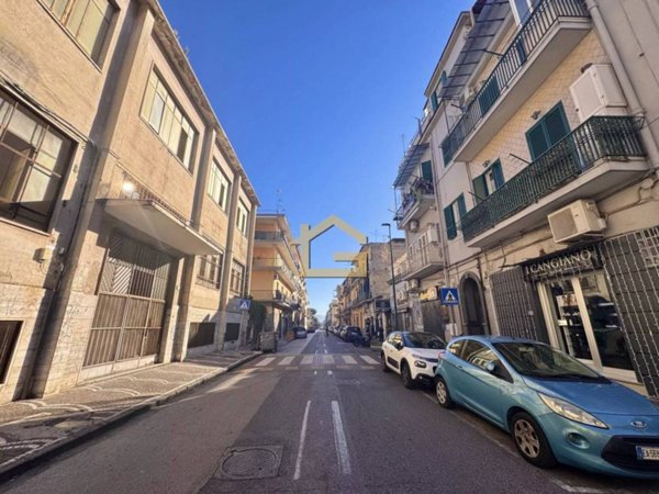 negozio in vendita a Napoli in zona Piscinola