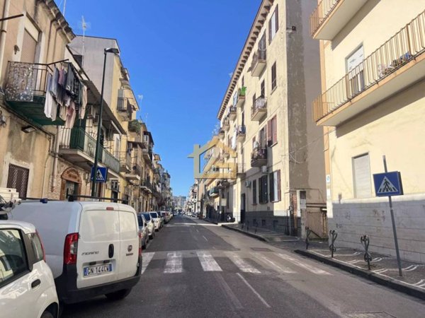 negozio in vendita a Napoli in zona Piscinola