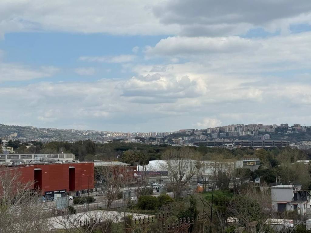 appartamento in vendita a Napoli in zona Bagnoli
