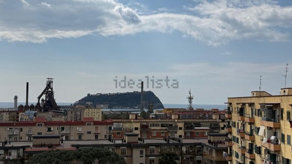 appartamento in vendita a Napoli in zona Bagnoli