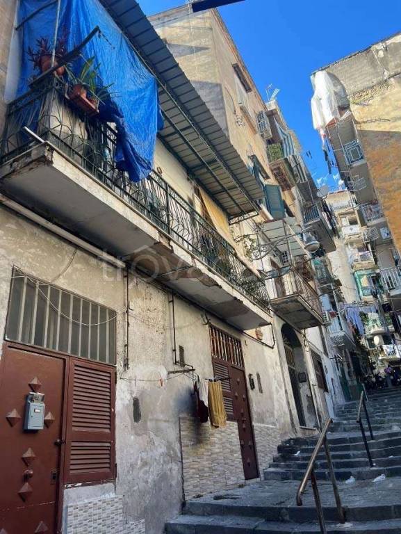 appartamento in vendita a Napoli in zona Stella