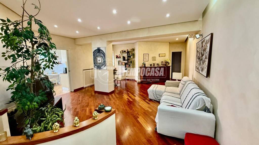 appartamento in vendita a Napoli in zona Fuorigrotta