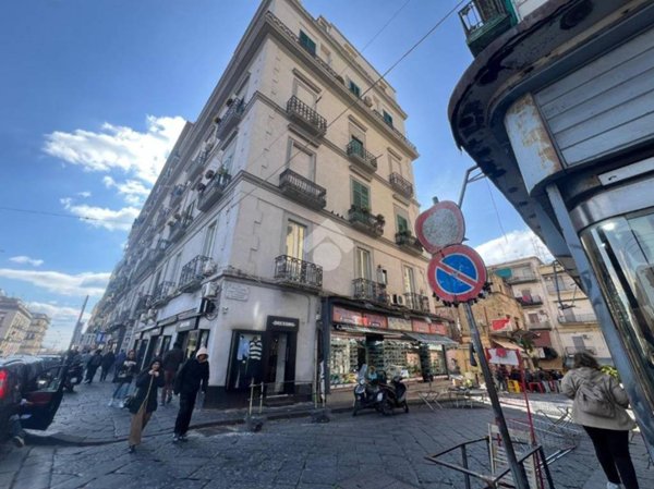 negozio in vendita a Napoli in zona Pendino / San Giuseppe