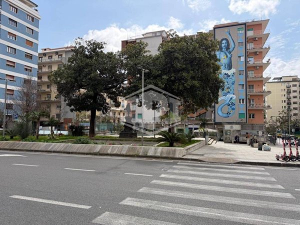 negozio in vendita a Napoli in zona Arenella