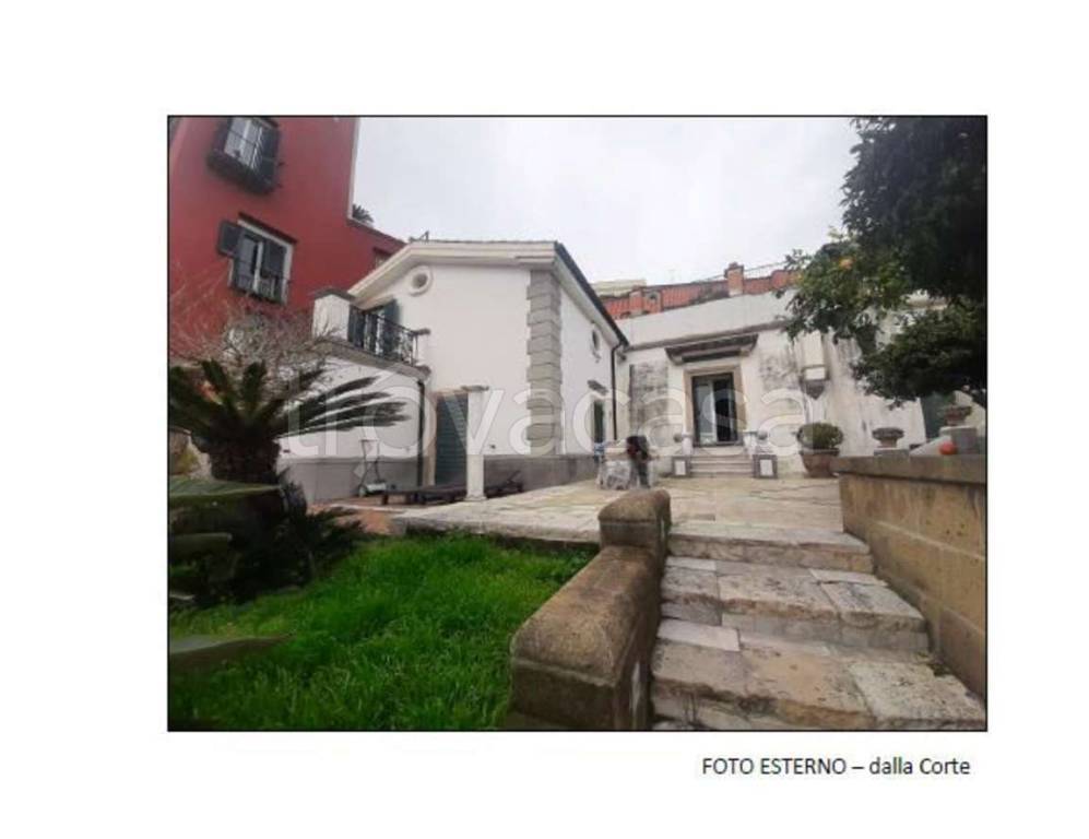casa indipendente in vendita a Napoli in zona Posillipo