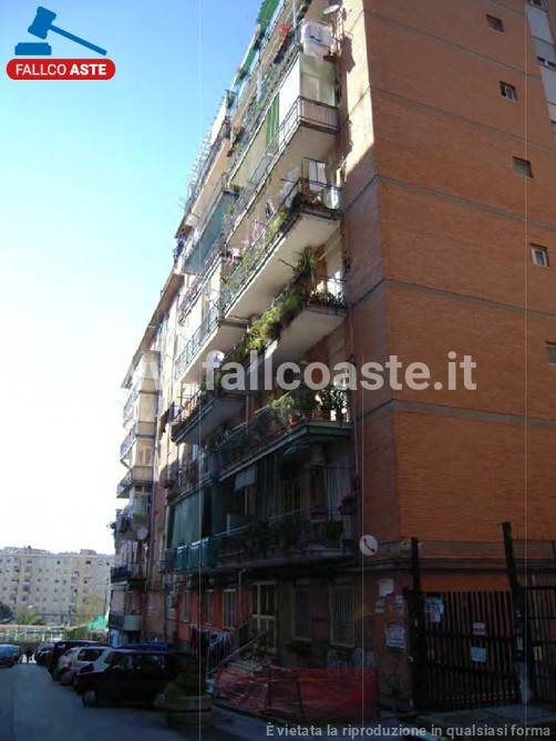 appartamento in vendita a Napoli in zona Fuorigrotta