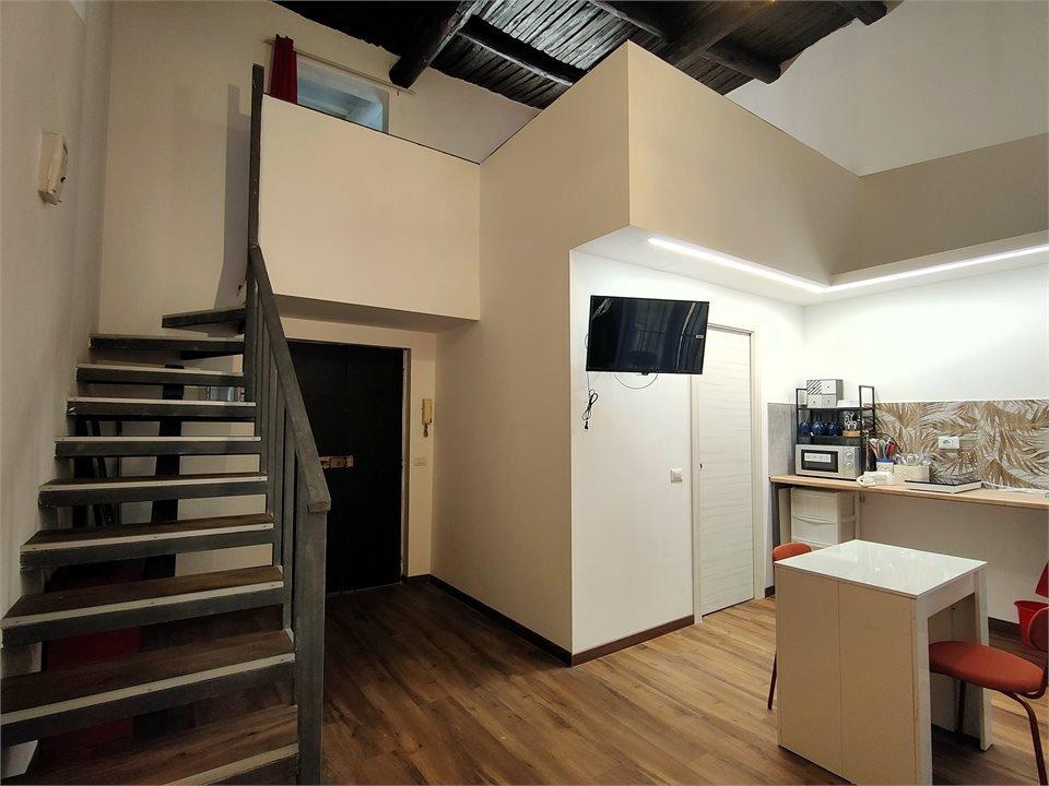 appartamento in vendita a Napoli in zona San Lorenzo