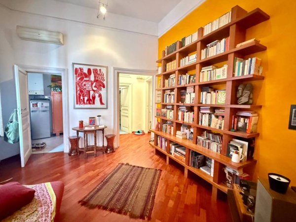 appartamento in vendita a Napoli in zona Chiaia