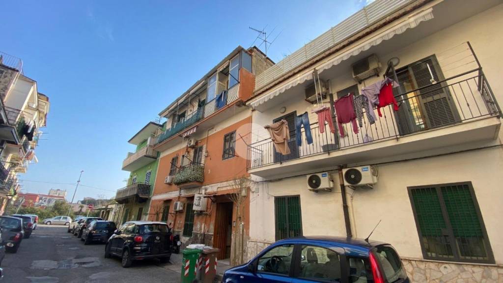 appartamento in vendita a Napoli in zona Barra