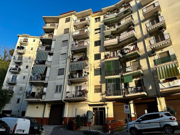 appartamento in vendita a Napoli in zona Fuorigrotta