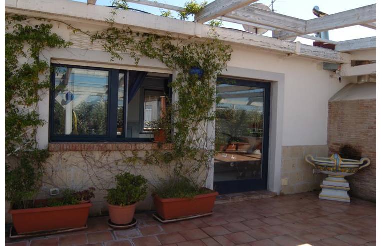 appartamento in vendita a Napoli in zona Fuorigrotta