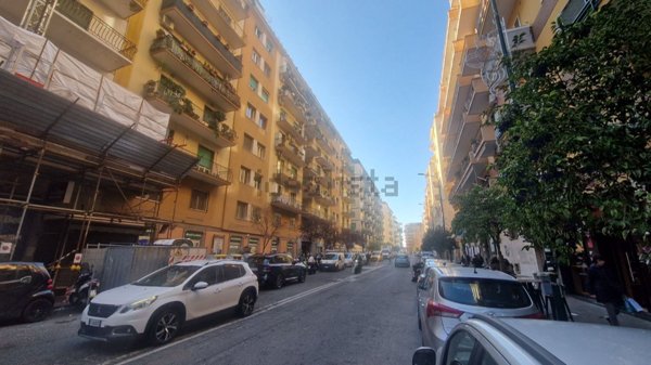 ufficio in vendita a Napoli in zona Vomero