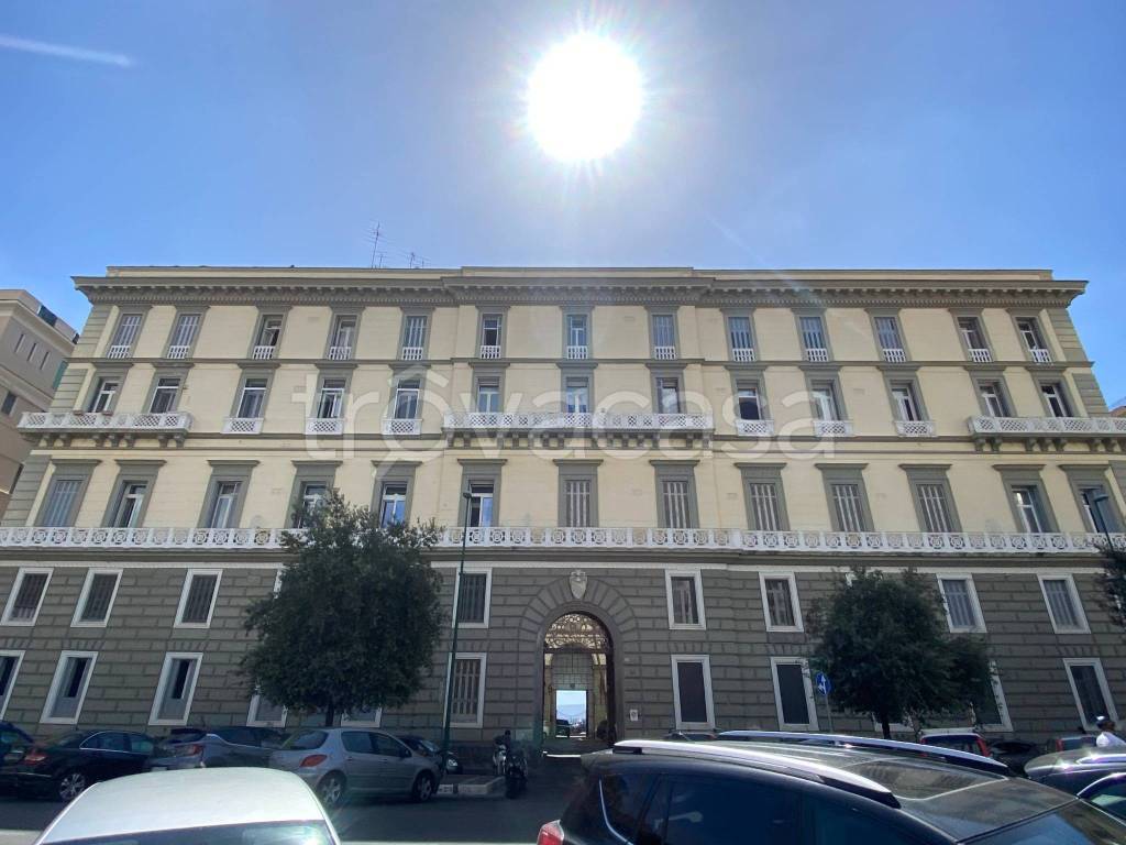 appartamento in vendita a Napoli in zona Chiaia