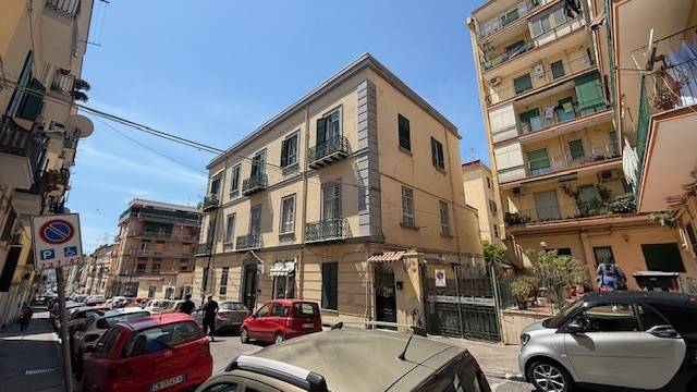 appartamento in vendita a Napoli in zona Bagnoli