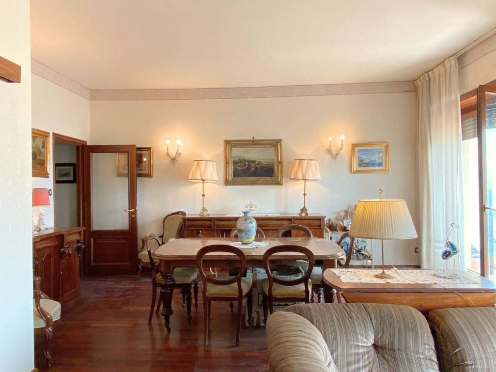 appartamento in vendita a Napoli in zona Posillipo