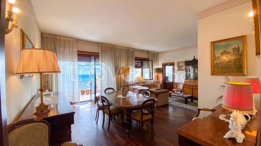 appartamento in vendita a Napoli in zona Posillipo