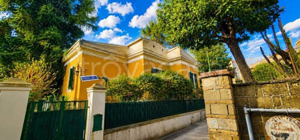 casa indipendente in vendita a Napoli in zona Arenella