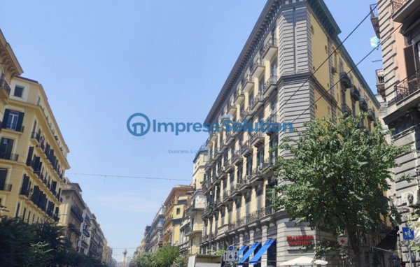 appartamento in vendita a Napoli in zona Pendino / San Giuseppe