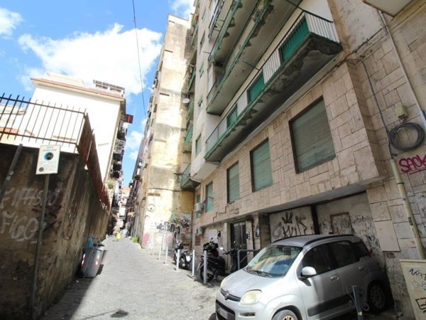 appartamento in vendita a Napoli in zona San Lorenzo