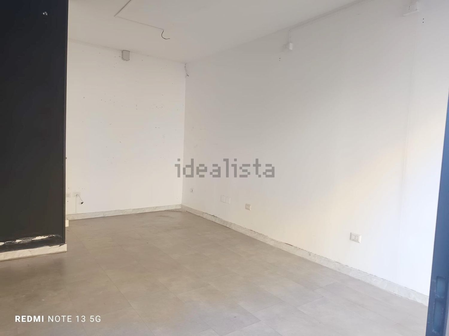 locale commerciale in vendita a Napoli in zona Porto