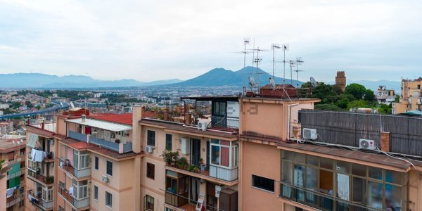 appartamento in vendita a Napoli in zona Stella