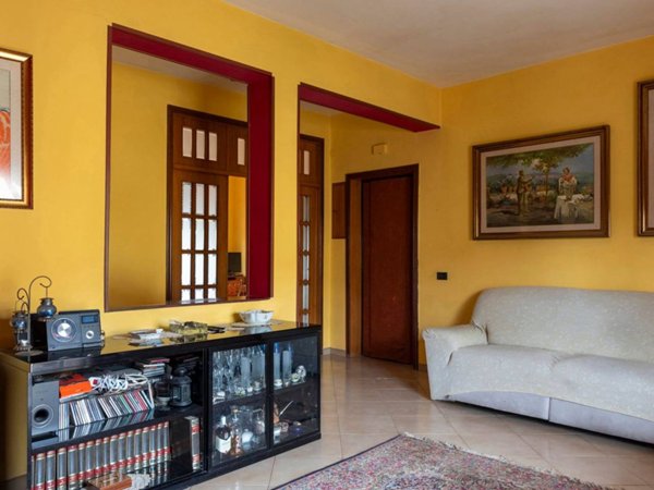 appartamento in vendita a Napoli in zona Stella