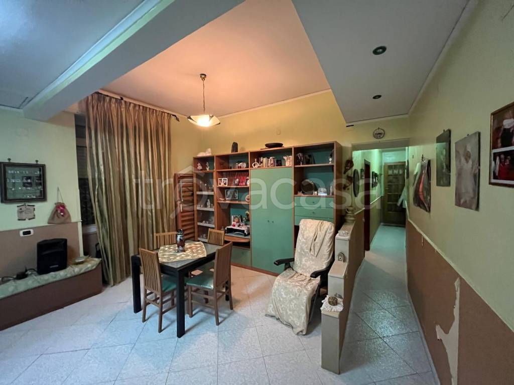 appartamento in vendita a Napoli in zona Stella