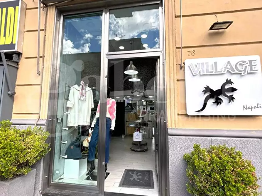 locale commerciale in vendita a Napoli