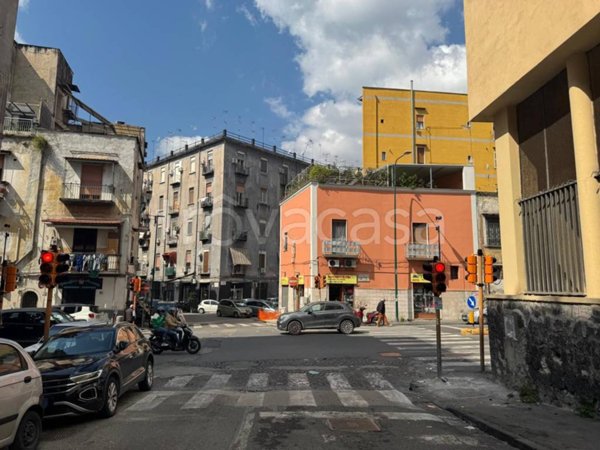 appartamento in vendita a Napoli in zona San Carlo all'Arena