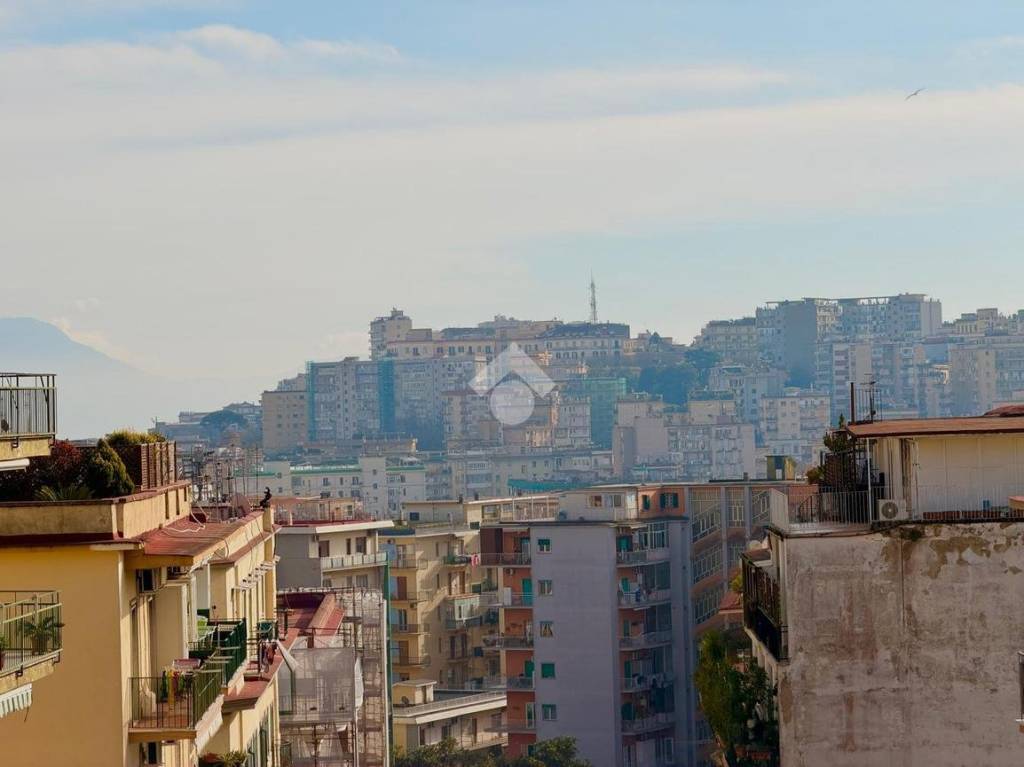 appartamento in vendita a Napoli in zona Arenella