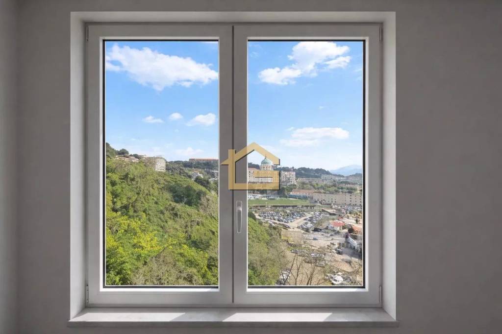 appartamento in vendita a Napoli in zona Stella