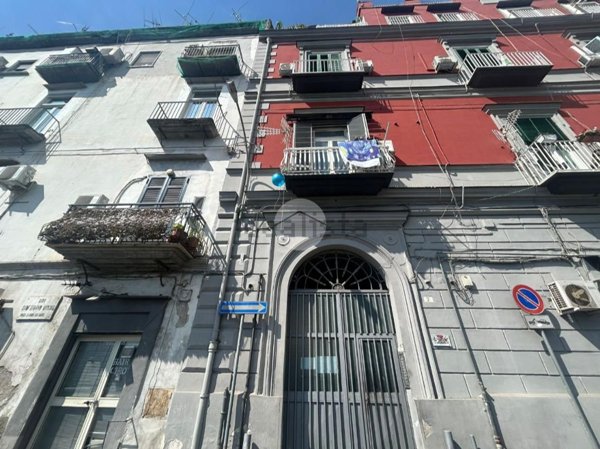 appartamento in vendita a Napoli in zona San Carlo all'Arena