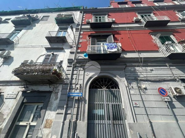 appartamento in vendita a Napoli in zona San Carlo all'Arena