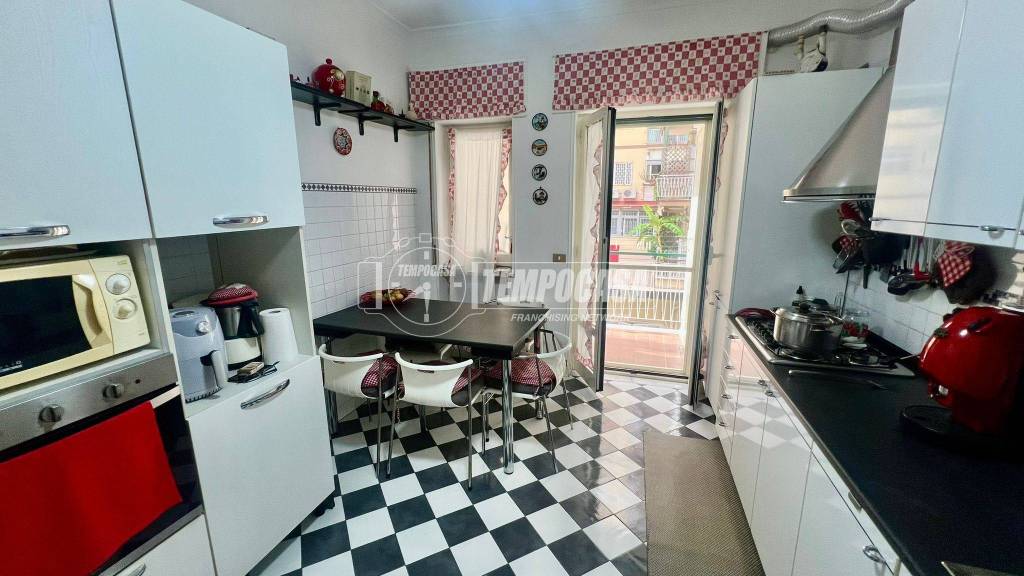appartamento in vendita a Napoli in zona Fuorigrotta