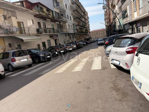 negozio in vendita a Napoli in zona Fuorigrotta