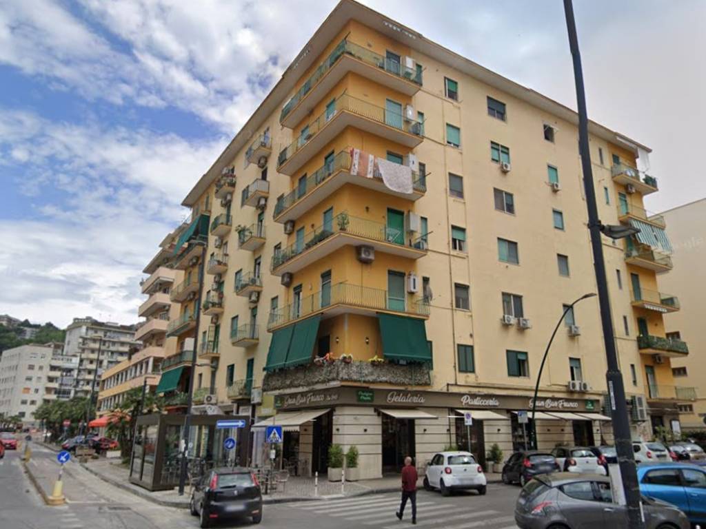 appartamento in vendita a Napoli in zona Fuorigrotta