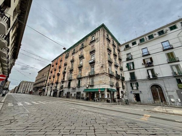 appartamento in vendita a Napoli in zona Pendino / San Giuseppe