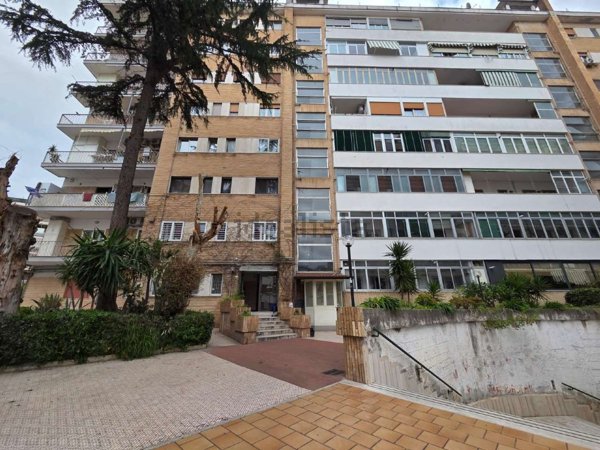 appartamento in vendita a Napoli in zona Fuorigrotta