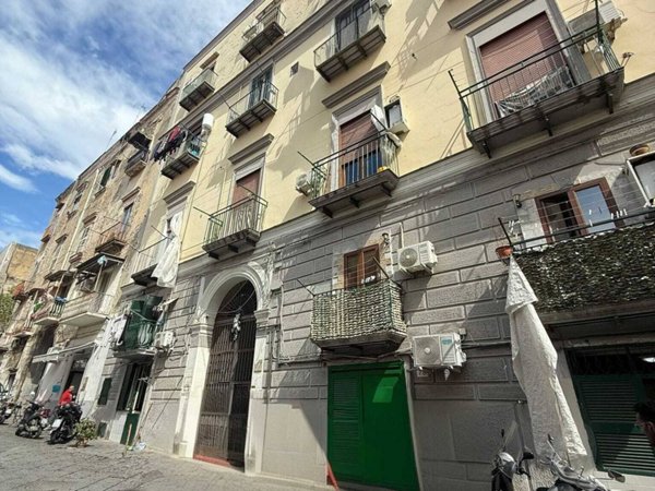 appartamento in vendita a Napoli in zona Stella