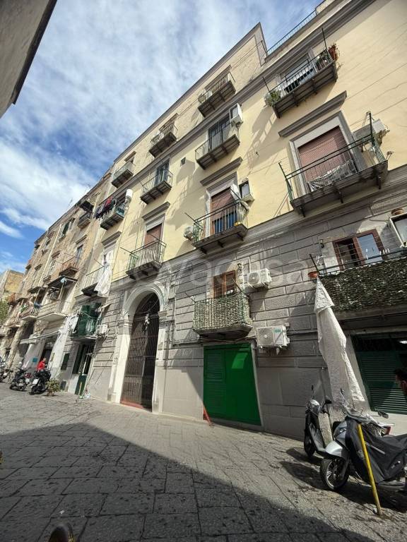 appartamento in vendita a Napoli in zona Stella