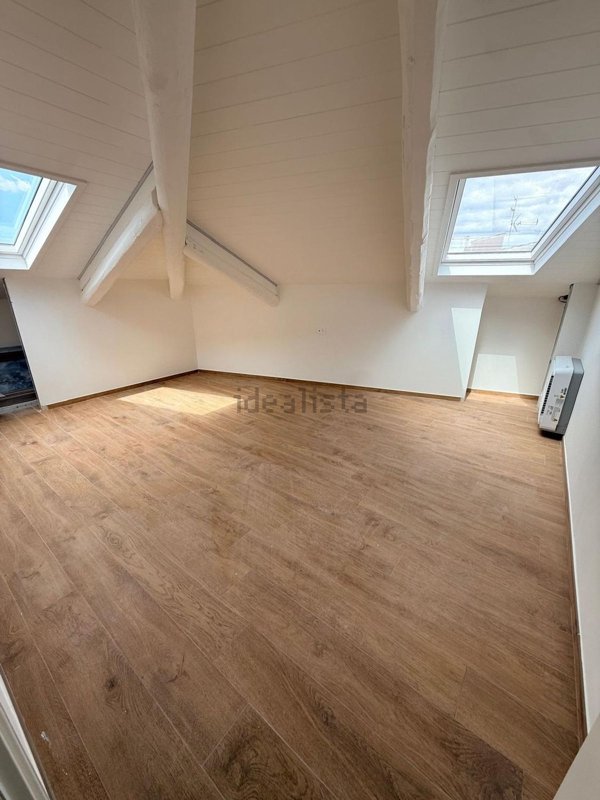 appartamento in vendita a Napoli in zona San Lorenzo