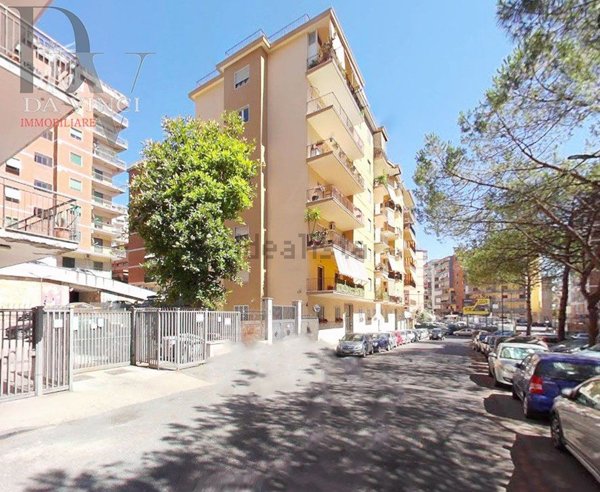 appartamento in vendita a Napoli in zona Arenella