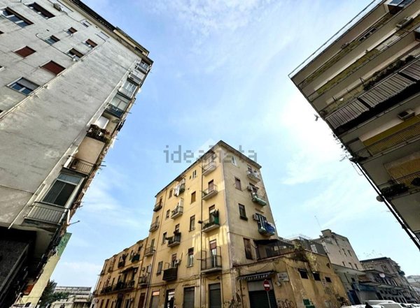 appartamento in vendita a Napoli in zona Vicaria