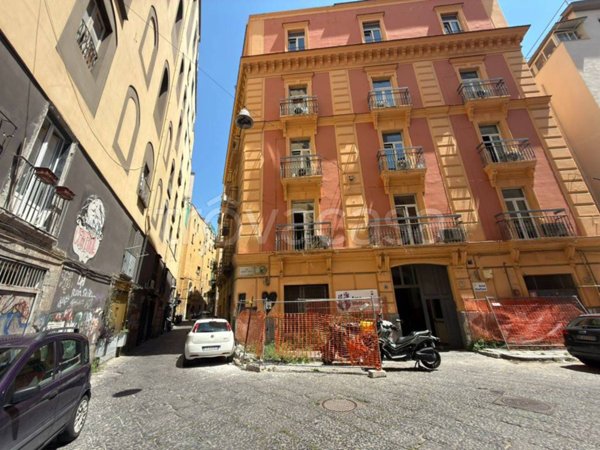 appartamento in vendita a Napoli in zona Porto