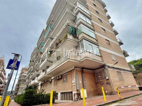 appartamento in vendita a Napoli in zona Fuorigrotta